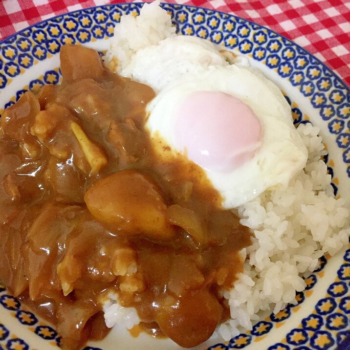 カレーと目玉焼き☆